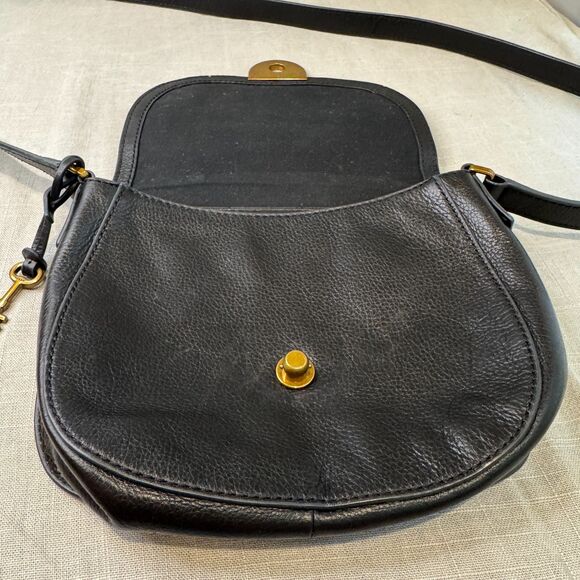VTG Fossil Black Pebble Leather Crossbody Bag – Emi Saddle, Gold Key - Picture 10 of 13